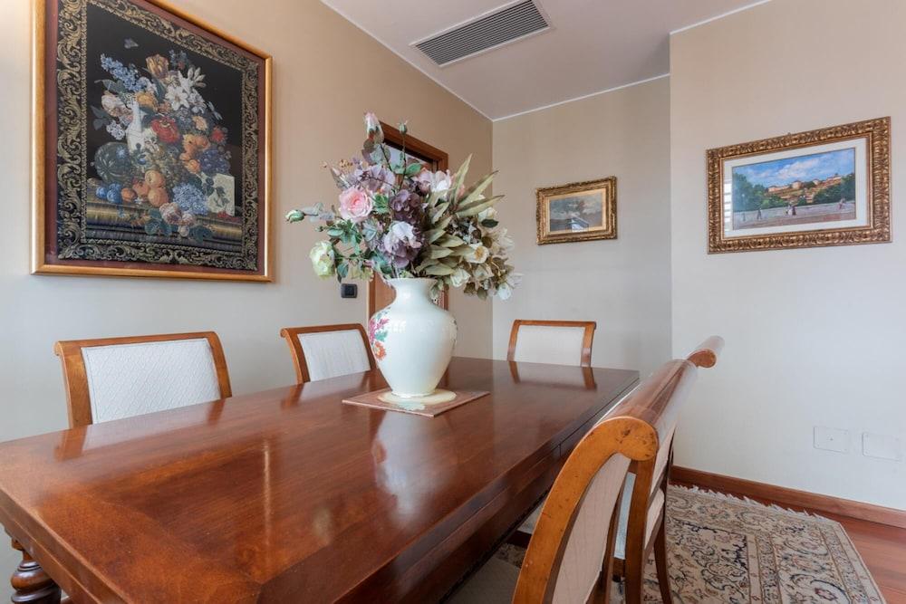 Una Suggestiva Terrazza su Piazza Solferino