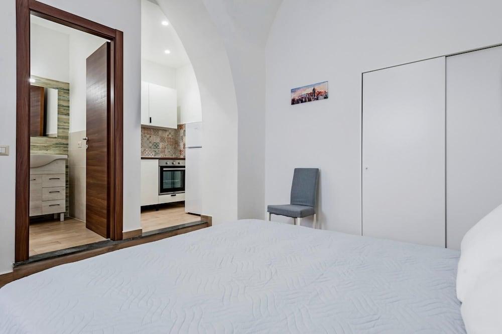 Trinit 57 Studio Apartment by Wonderful Italy