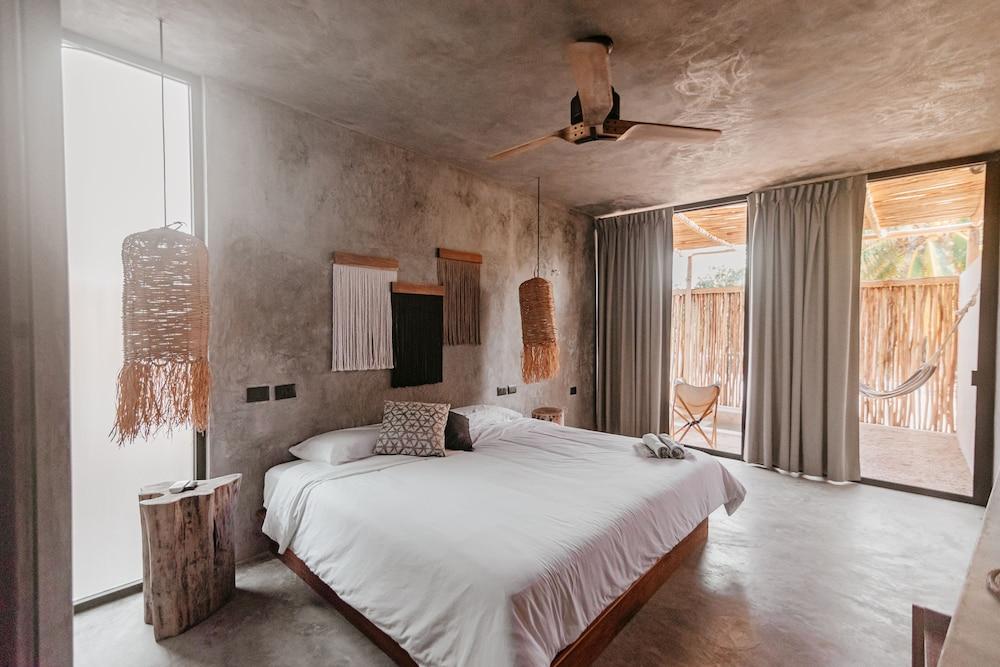 Dos Mares Barefoot Luxury