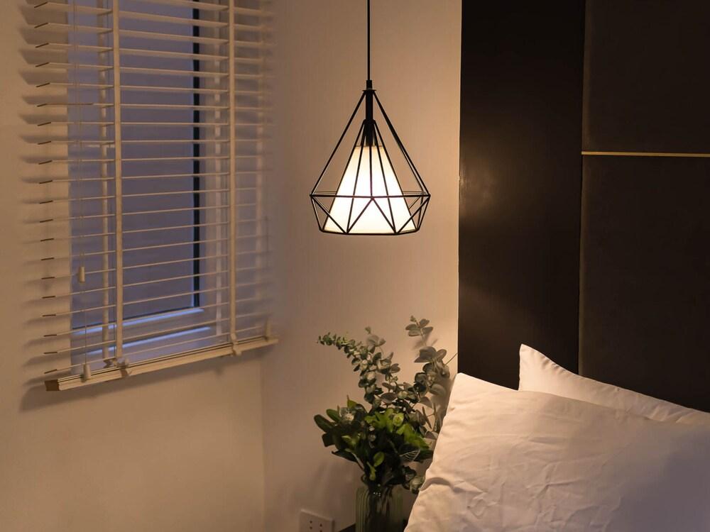 Keypad Hotel - 24 Hang Ga