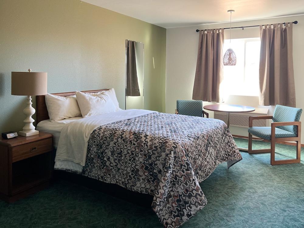 The Trail Inn - Sutton, Nebraska - US-6 HWY