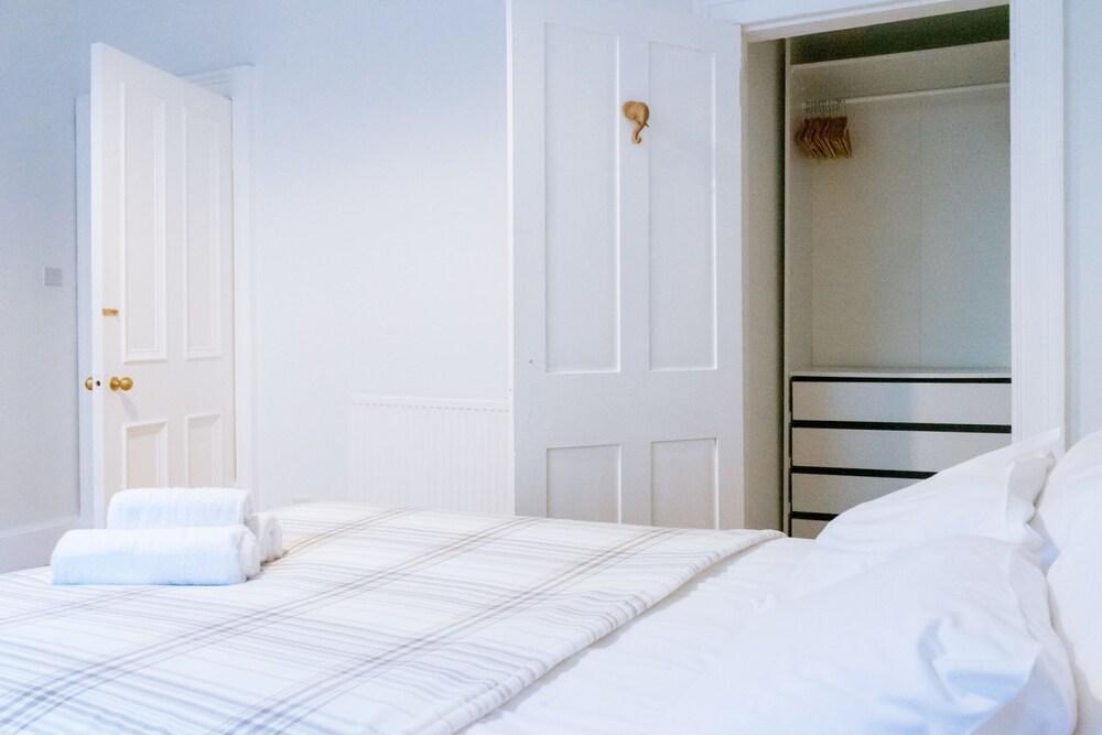 Stylish and Central Flat in Edinburgh