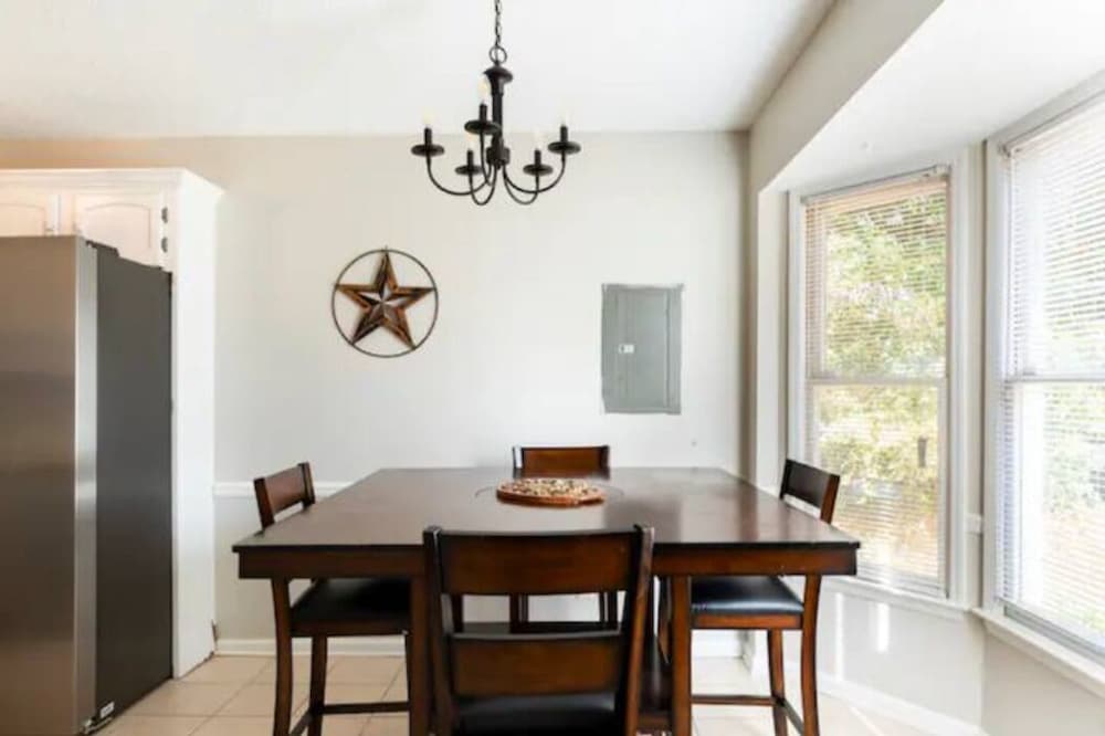 Gorgeous 2 bed and 2.5 bath Home