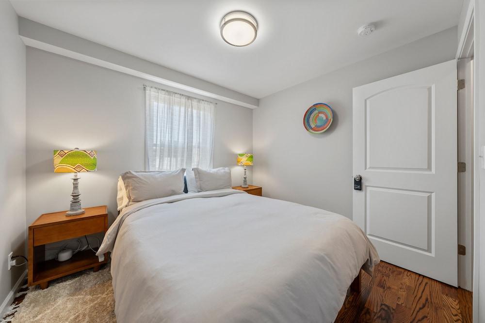 Simon Stays I Grand Oasis