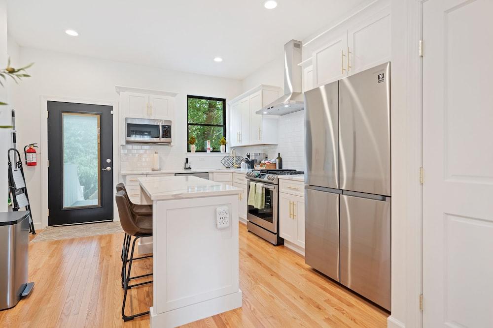 Simon Stays I Urban Oasis