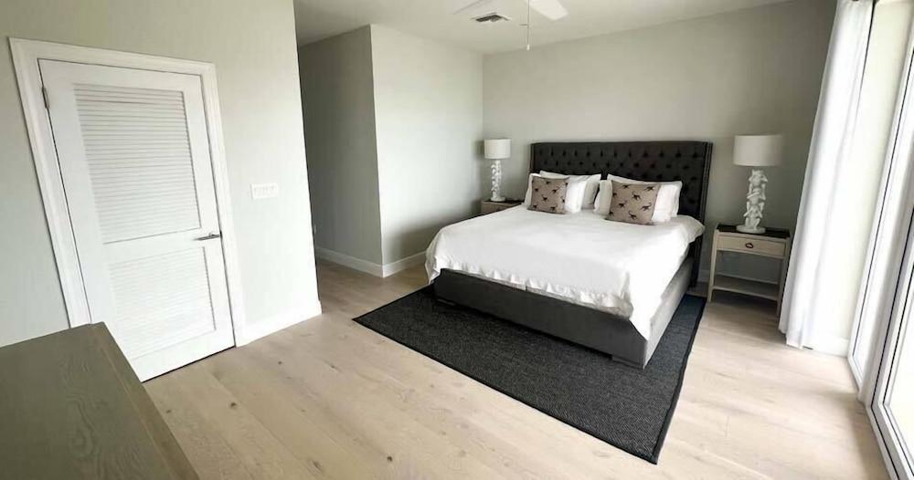 Palm Cay Beach Club & Marina