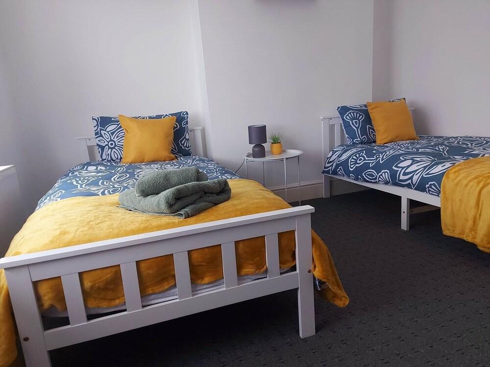 Spacious and Modern House in Derby, England