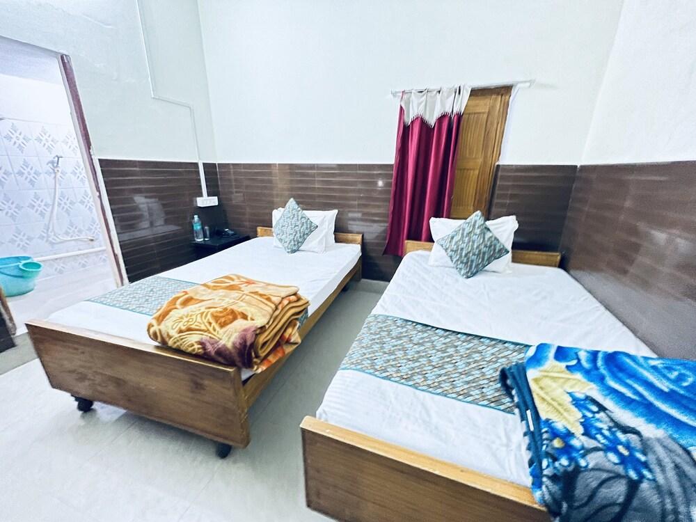 hotel rajgir international