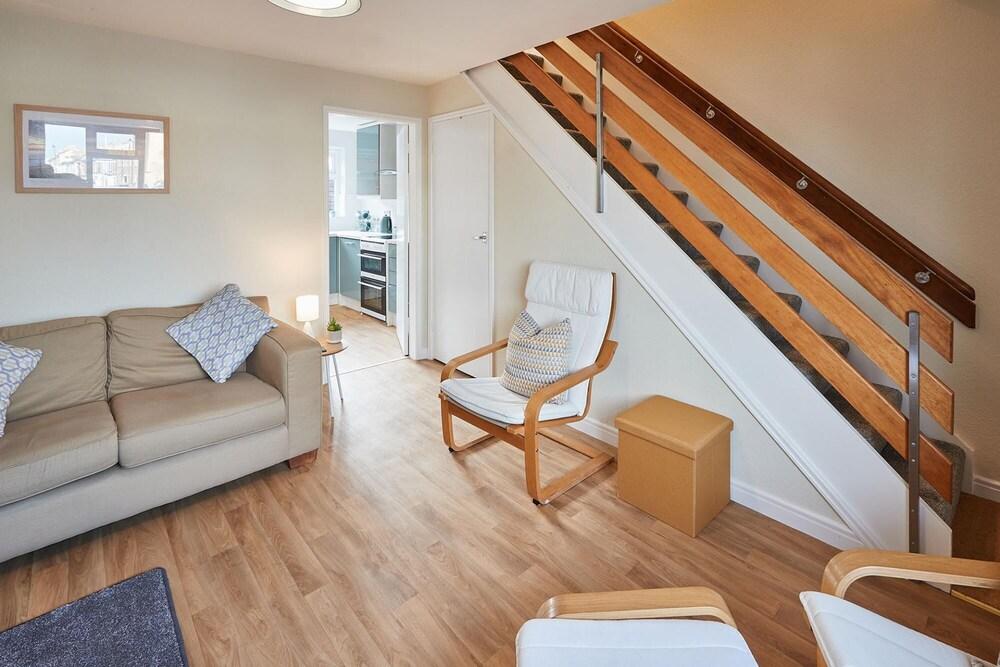 Host Stay Station Cottage