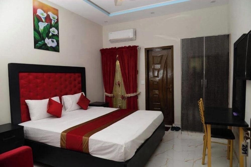 Pearl Galaxy Family Guest House