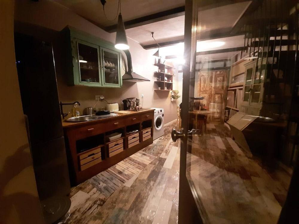 Stunning 2-bed House in Beautiful Area of Lisboa