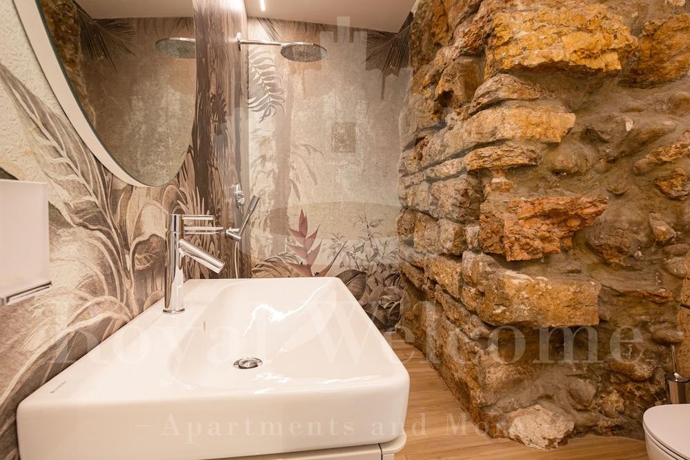 Un nido sull'Arena - Royal Welcome