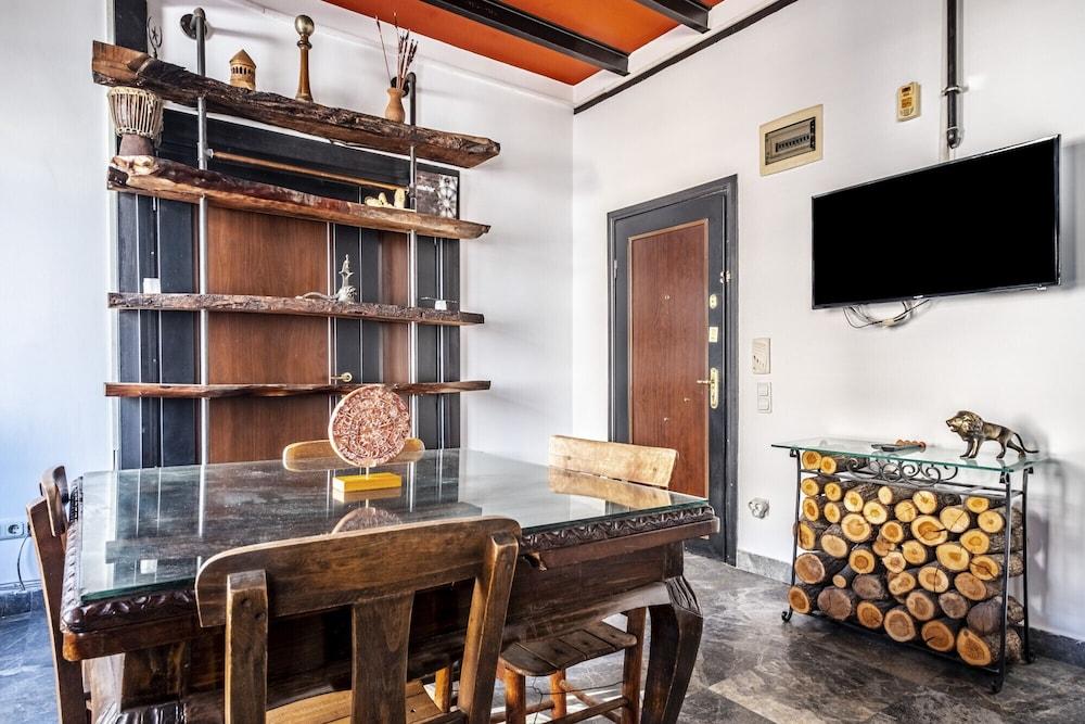 Authentic Flat With Excellent Location in Beyoglu