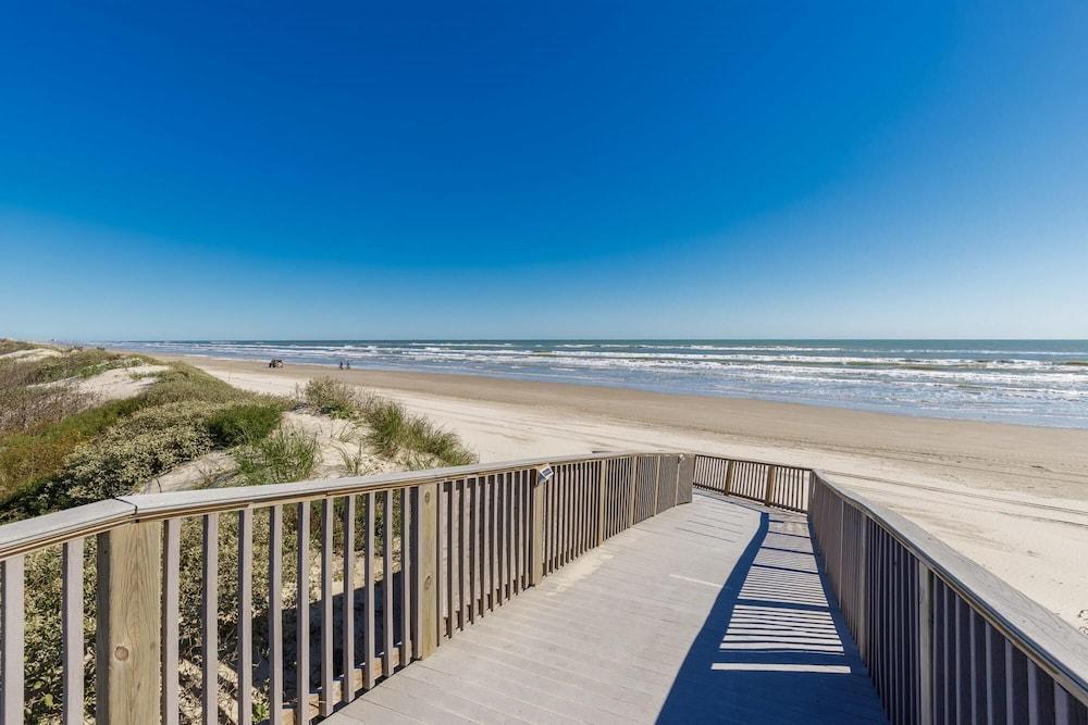 Caribbean Bliss - 3BR Condo Steps From Beach