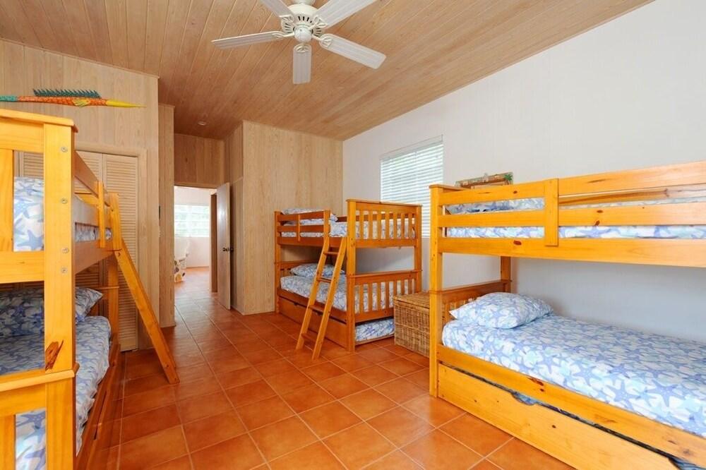 Goodwind & Cottage 6 Bedroom Home