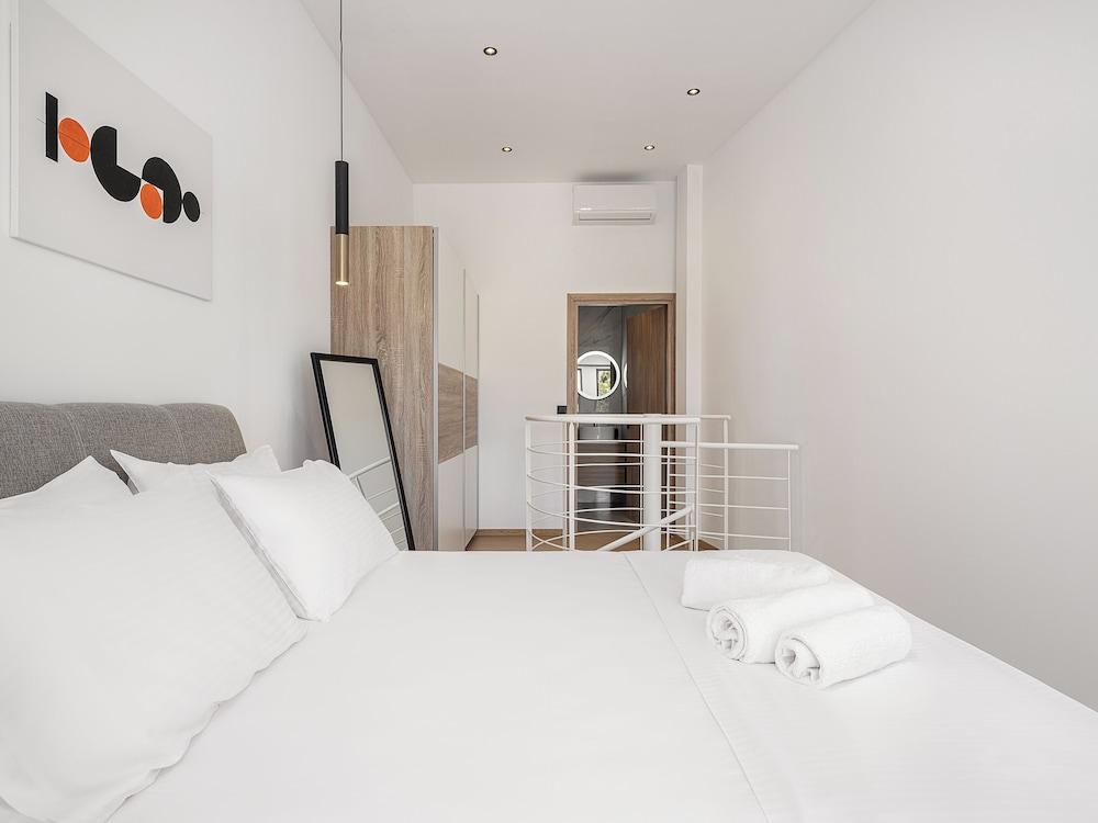 NEK Suites - Adults Only