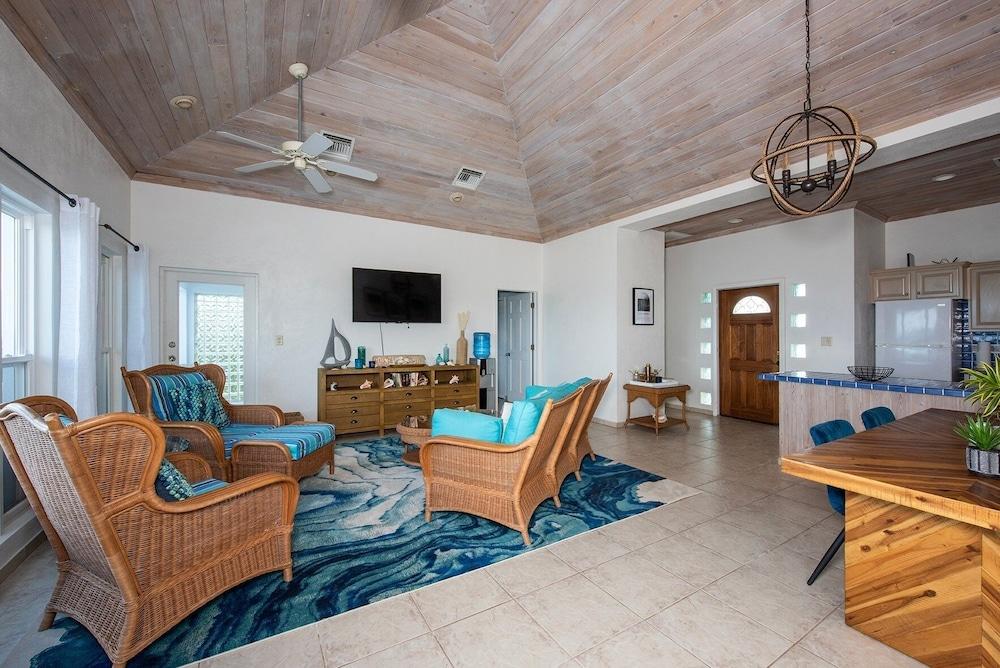 Aqua Vista 2 Bedroom Home