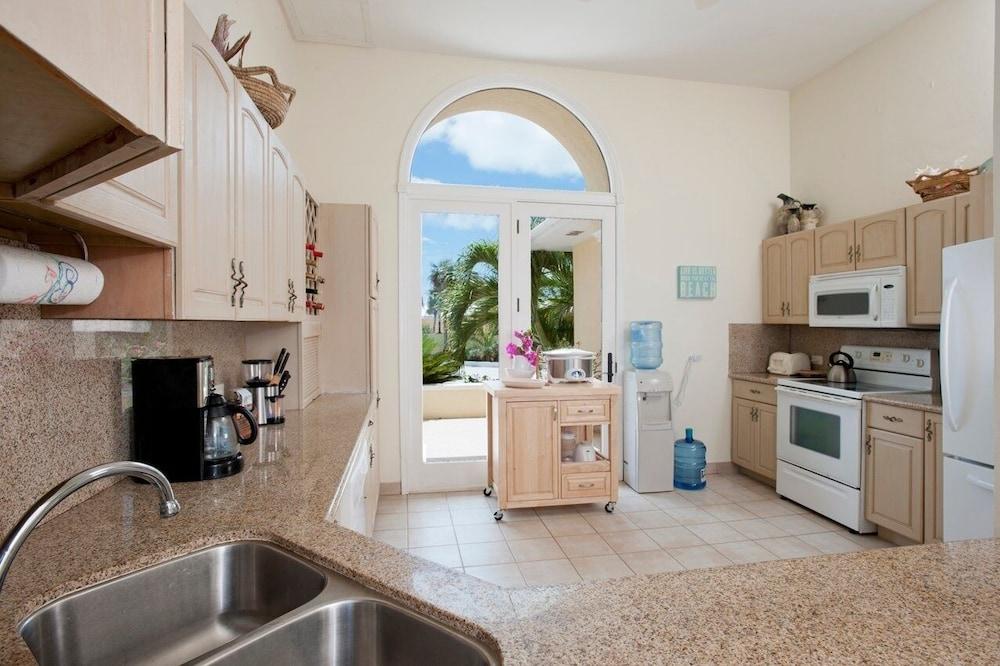 Endless Summer 5 Bedroom Home