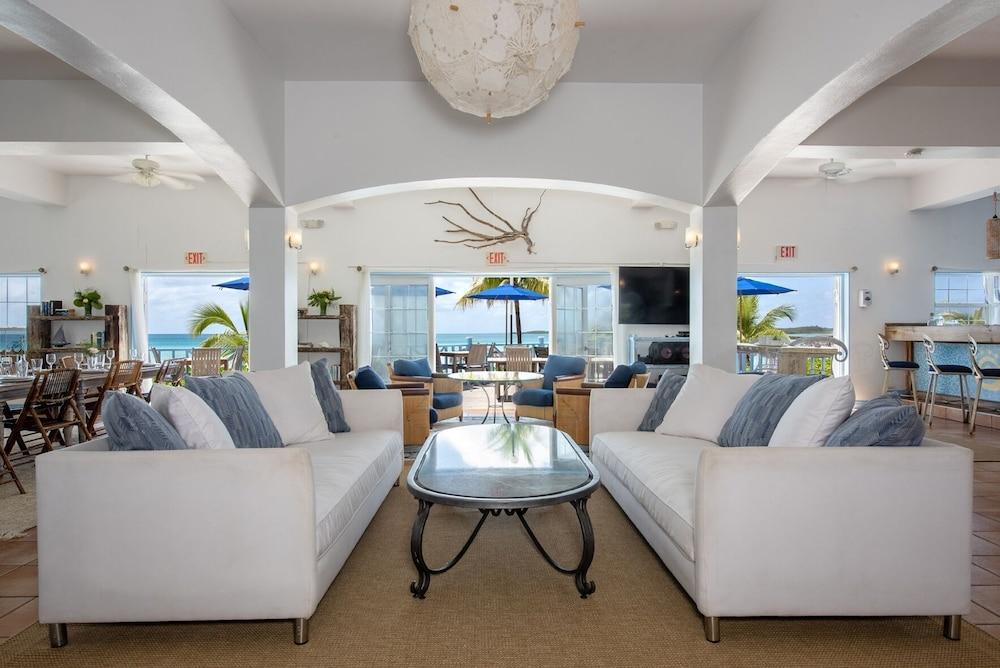 Cocodimama 14 Bedroom Hotel Room