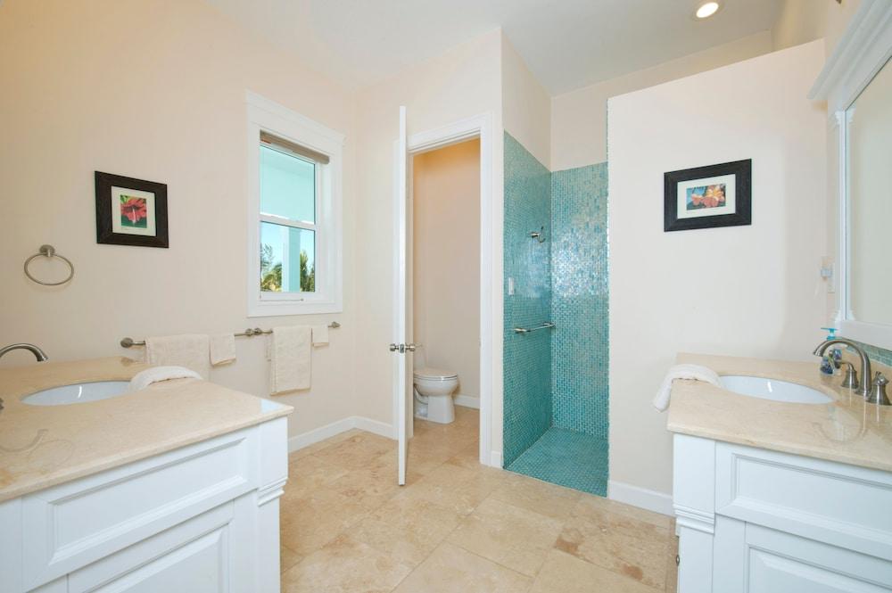 Aqua Villa 2 Bedroom Home