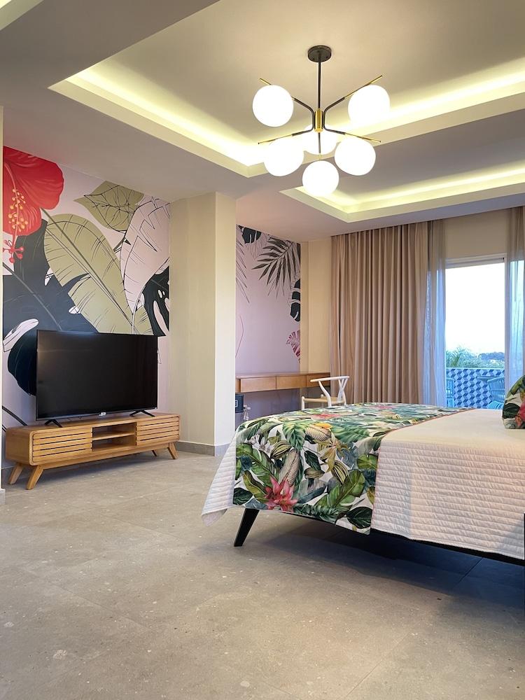 Santo Paradiso Hotel