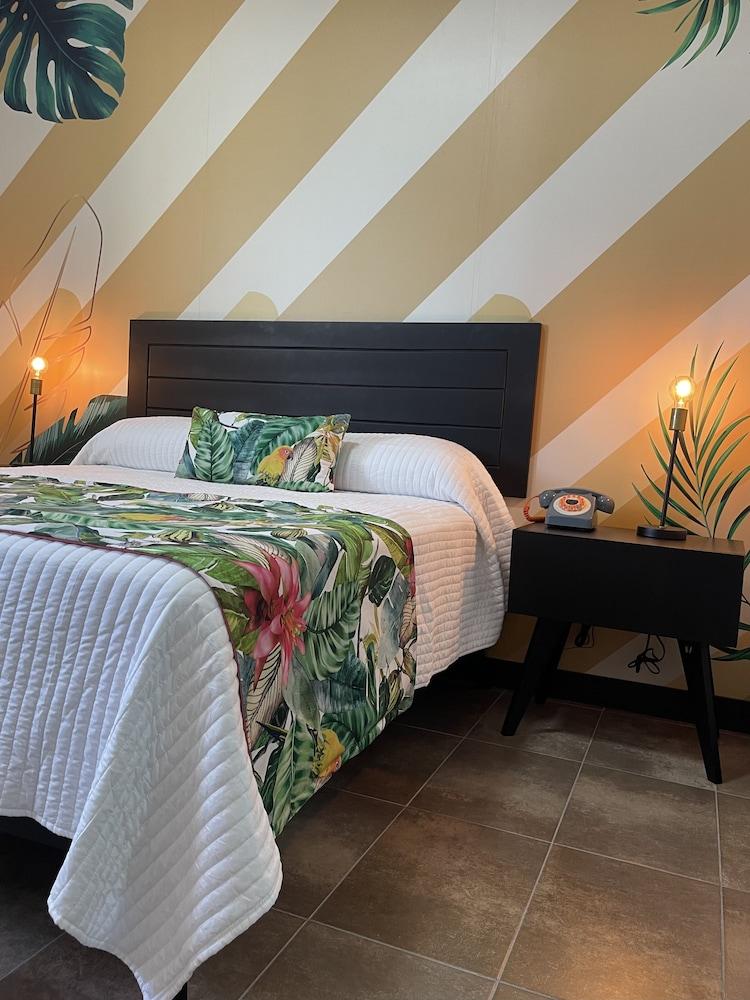 Santo Paradiso Hotel