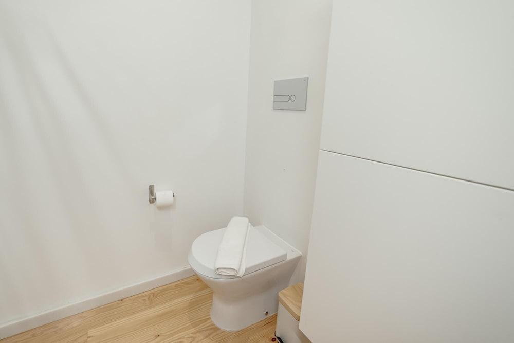 Downtown Premium Apartment by Vacationy