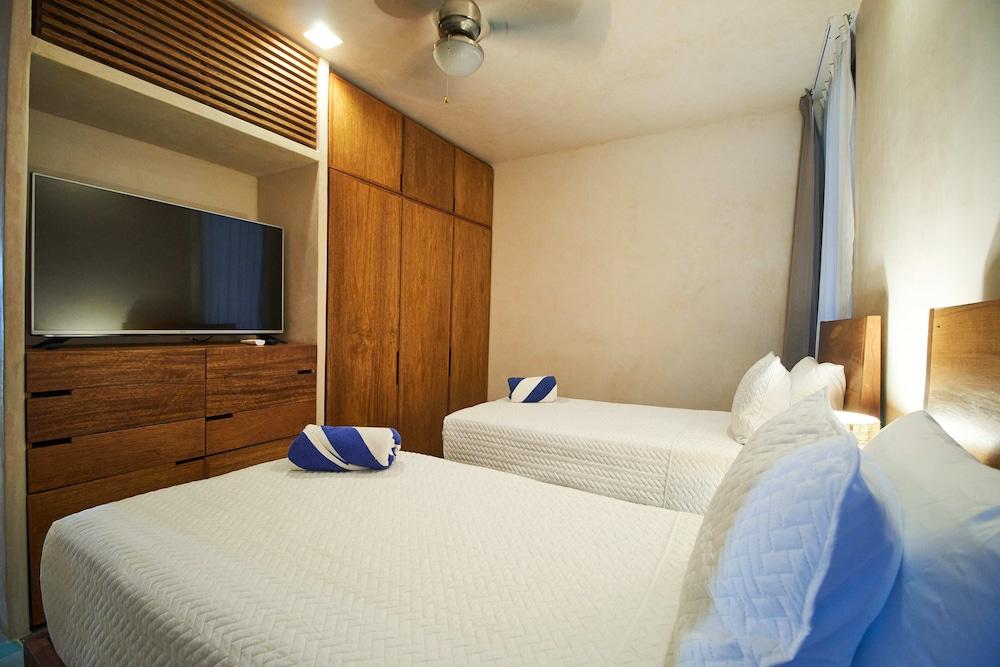 Sabor a Miel 103 By Lockey