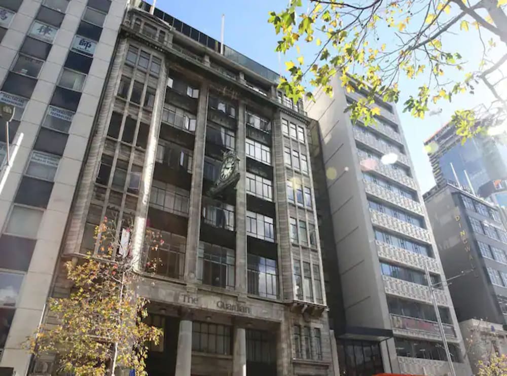 Stylish, Unique Loft. Superb Location On Queen St