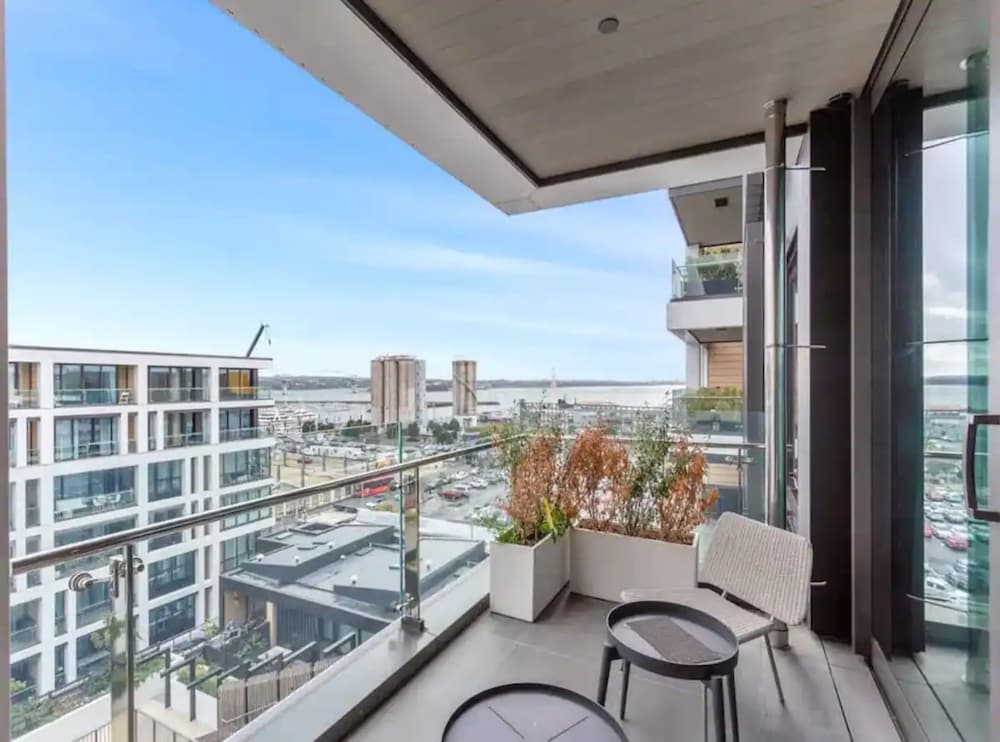 Sleek Modern Studio with Balcony by Zodiak Stays