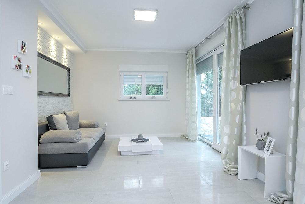 Tomana Apartment with Jacuzzi