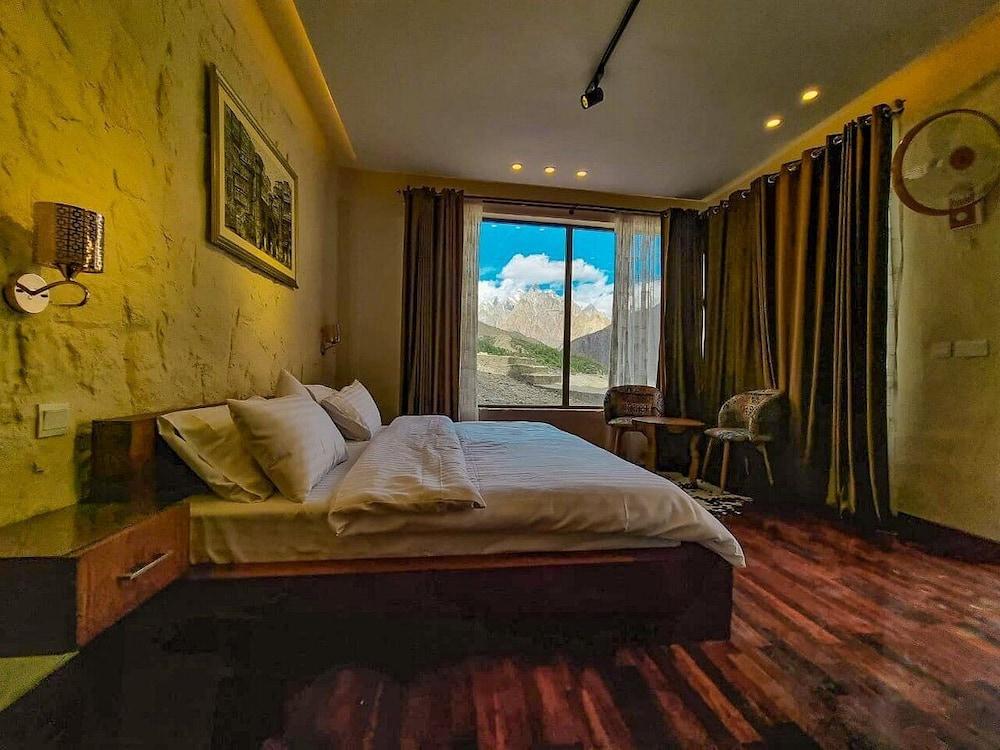 Monarch Resort Hunza