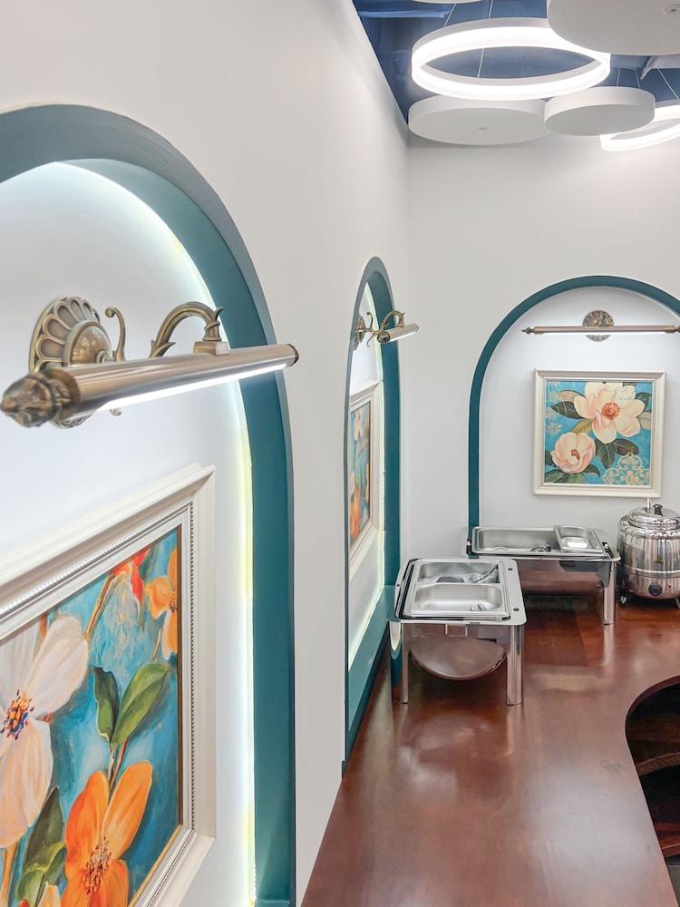 MARINA SEASIDE BOUTIQUE HOTEL