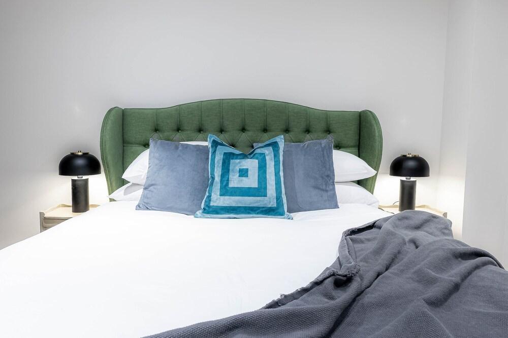 Three Bed Apts near Spitalfields Mkt