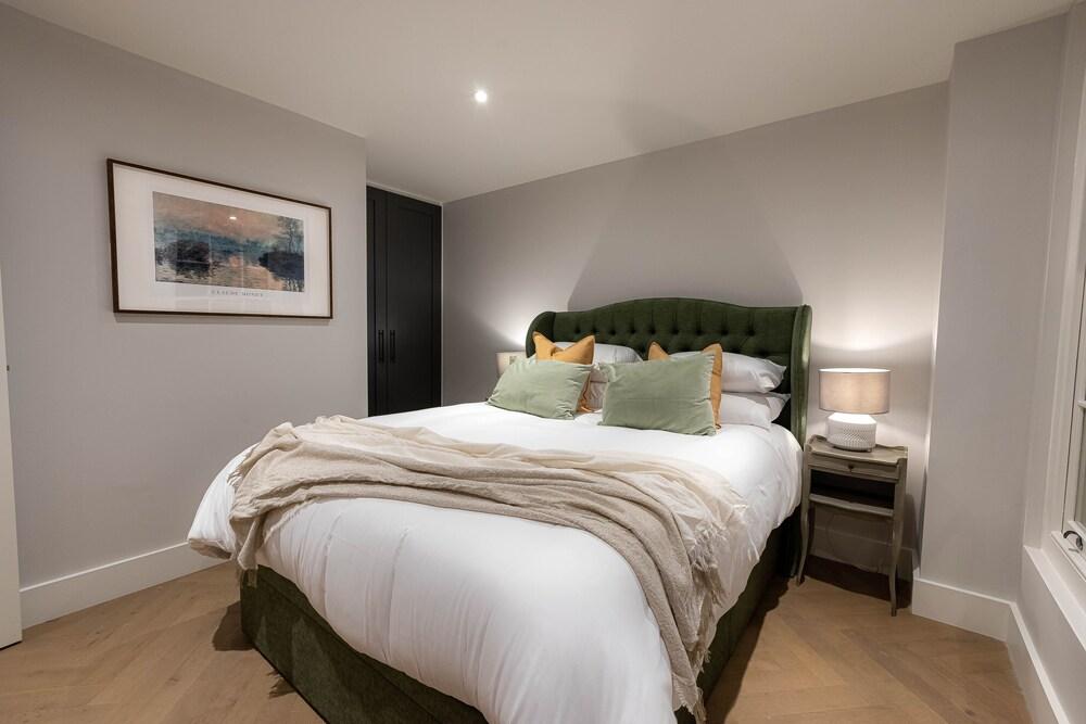 Three Bed Apts near Spitalfields Mkt