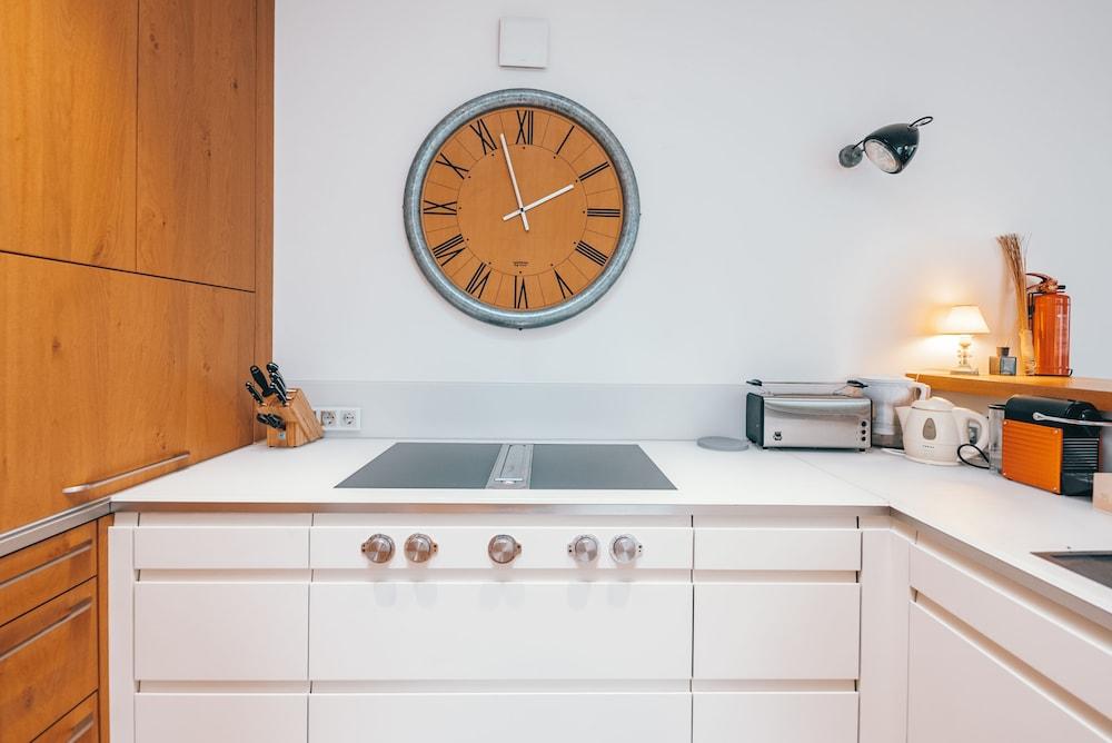 Spacious 2BR House 210m2 w Beautiful Gdn