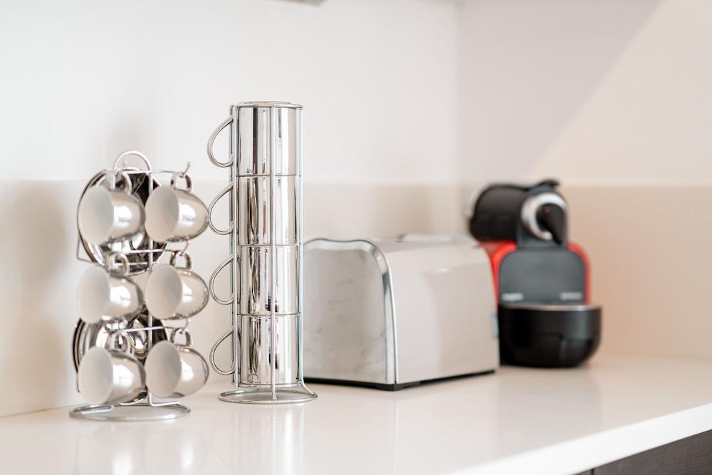 Luminous Penthouse 2BR W Btub & Terrace