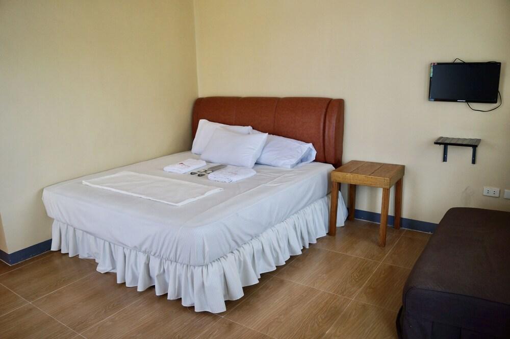 Hana-Natsu Beach Resort