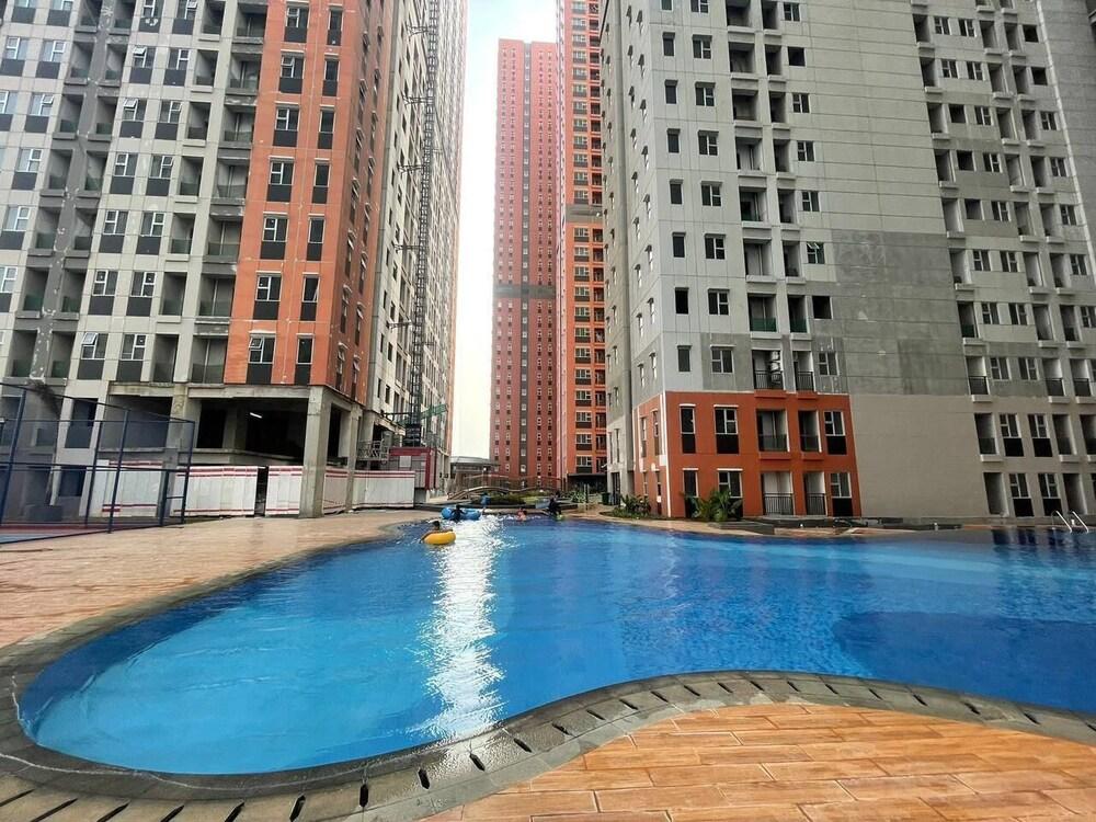 transpark juanda by red promo