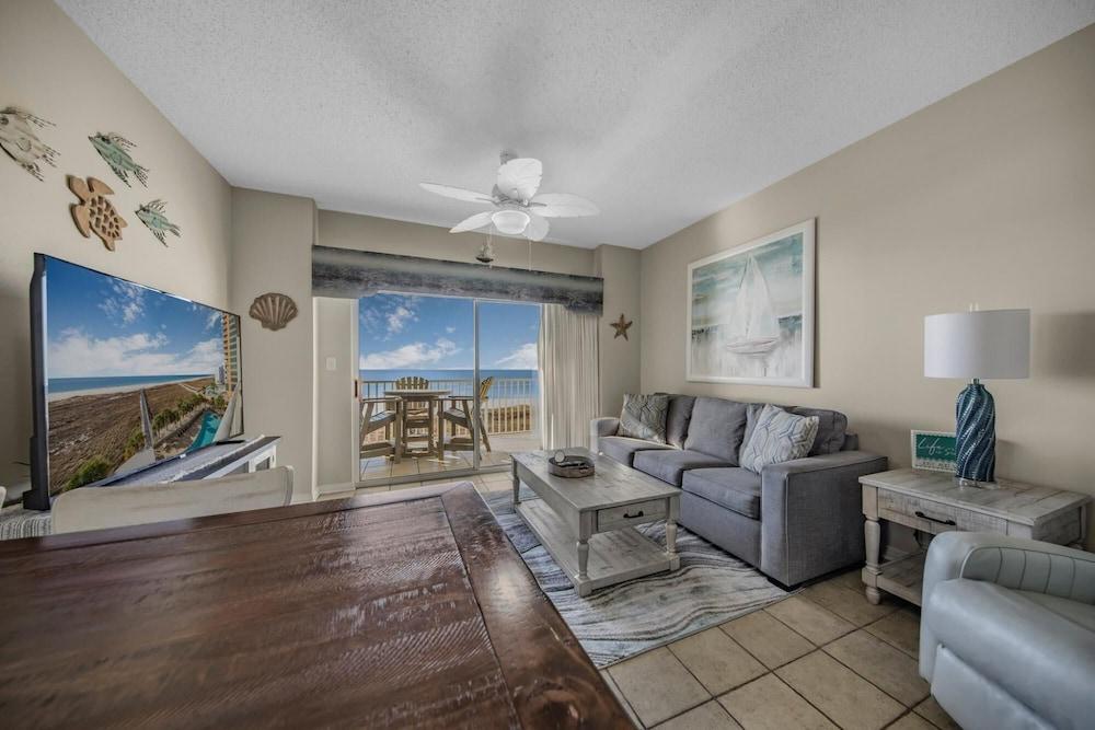 Delightful Beachfront Condo Indoor Outdoor Pool