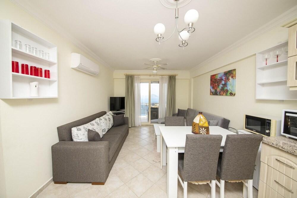 Sleek Flat With Private Beach and View in Milas