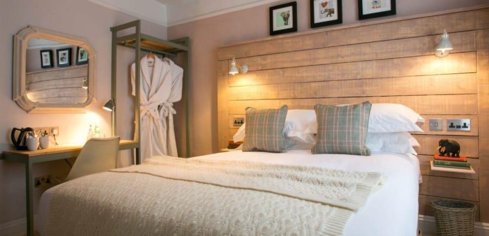 The Elephant at the Market