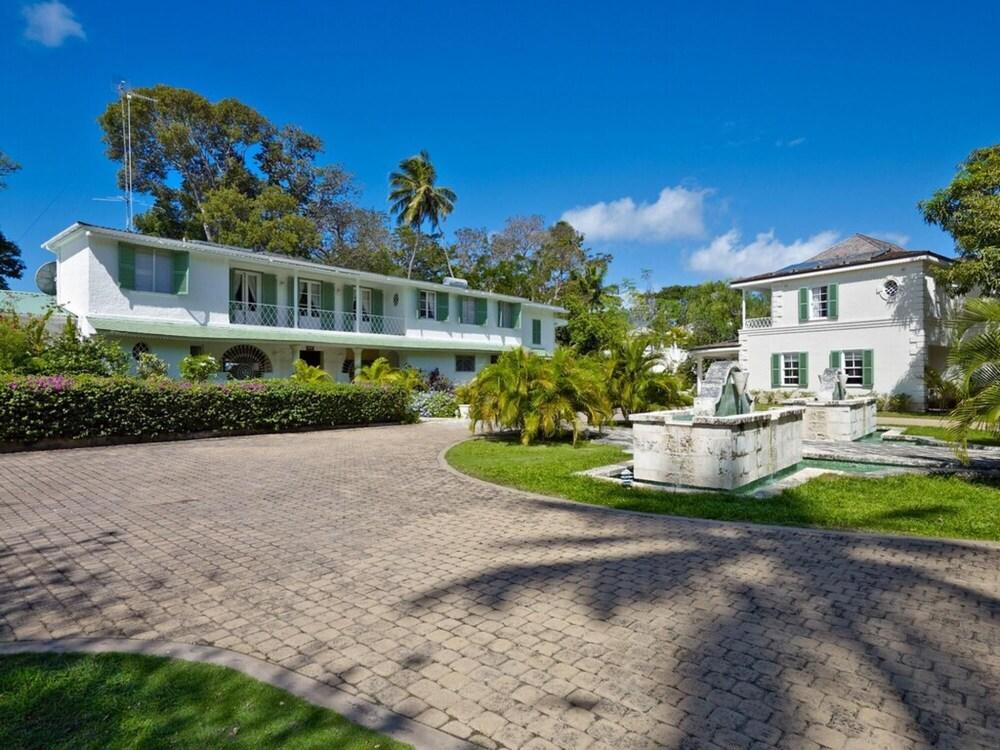 Sunny Vacation Villa 71