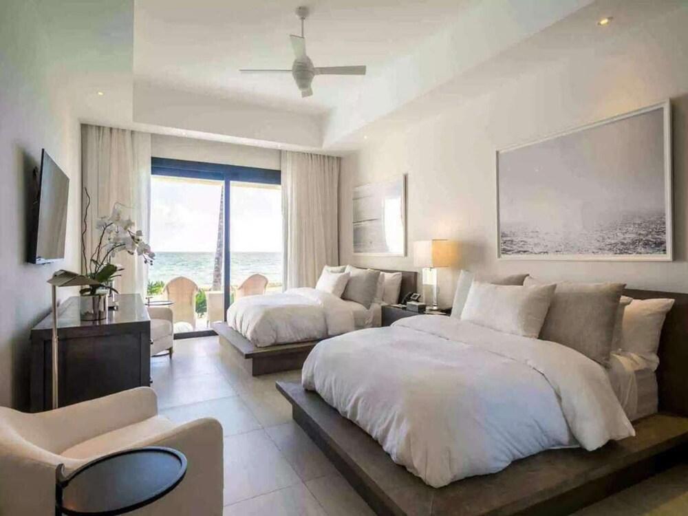 Sunny Vacation Villa 68