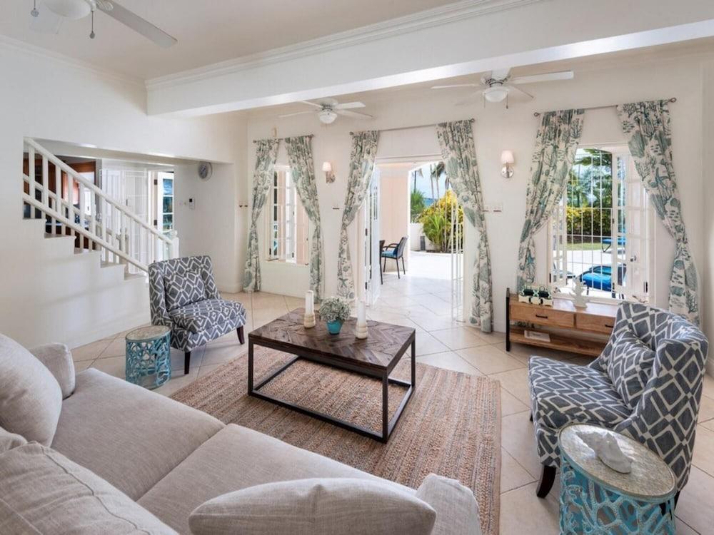 Sunny Vacation Villa 72