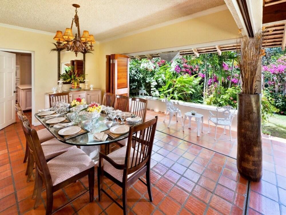 Sunny Vacation Villa 60