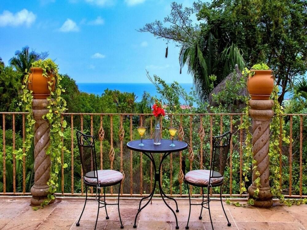 Sunny Vacation Villa 75