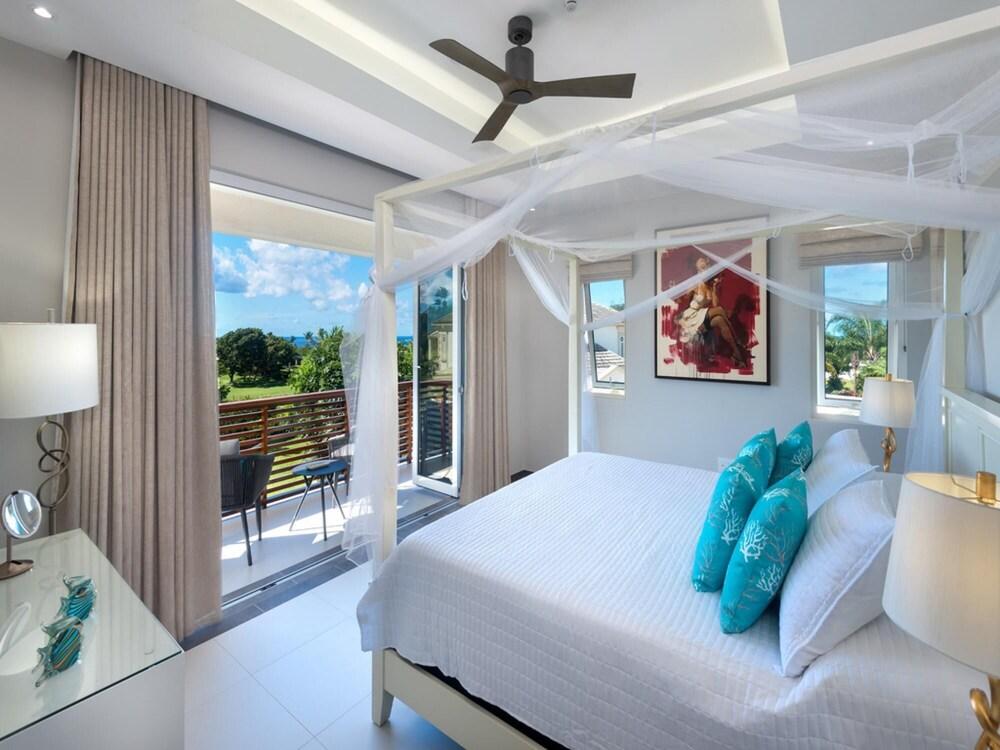 Sunny Vacation Villa 34