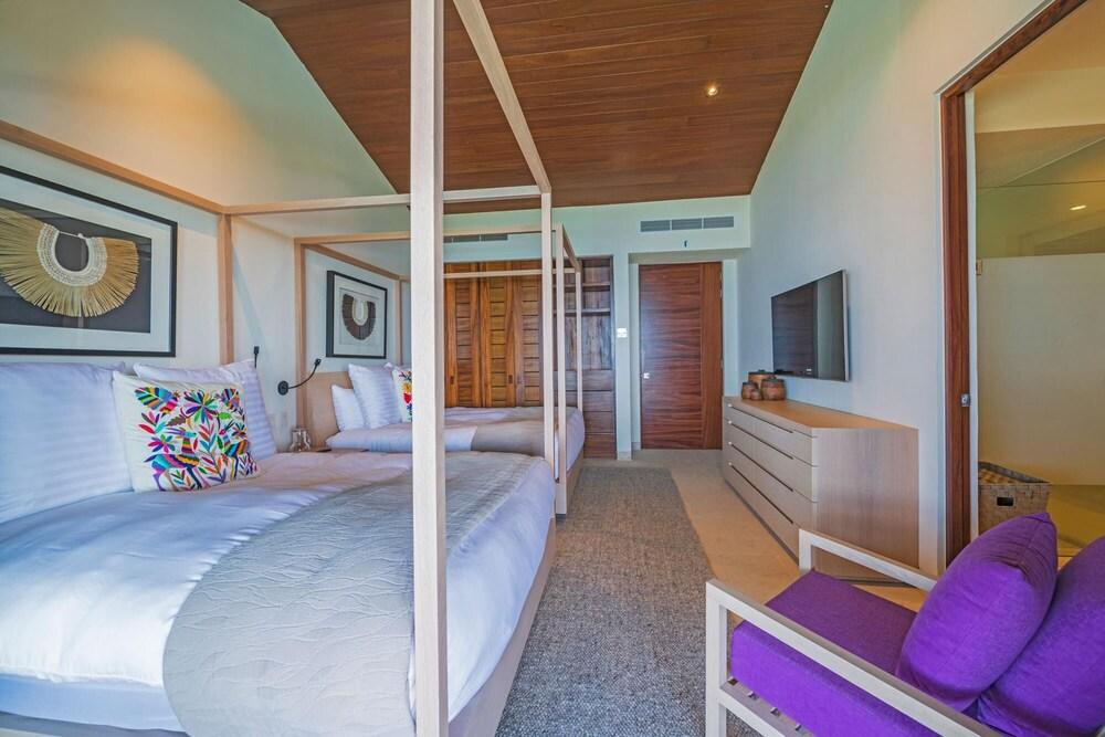 Sunny Vacation Condo 8