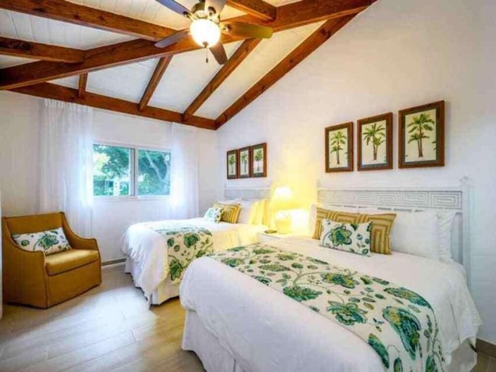 Sunny Vacation Villa 26